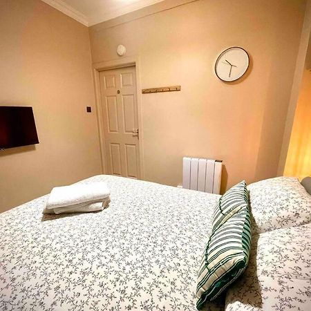 Newly Refurbished, Central Apartment With Permit Parking Bath Eksteriør billede