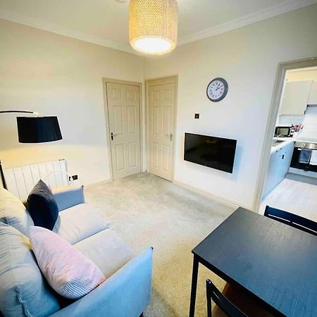 Newly Refurbished, Central Apartment With Permit Parking Bath Eksteriør billede