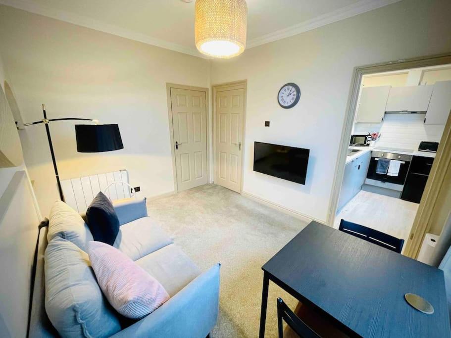 Newly Refurbished, Central Apartment With Permit Parking Bath Eksteriør billede